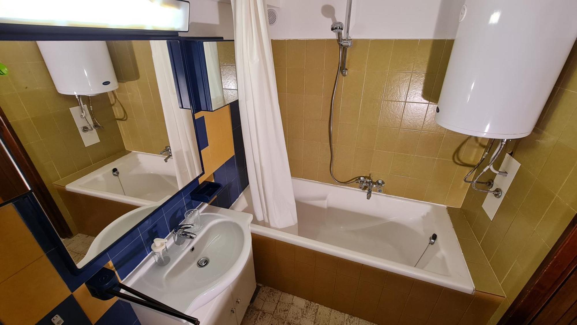 Plutus Apartments And Rooms With Free Parking كوبر المظهر الخارجي الصورة